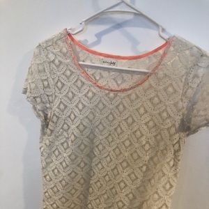 Maison Jules off white top, pop of color neckline